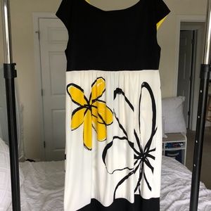B.Calm Black, Gold, and White Floral Pattern Dress